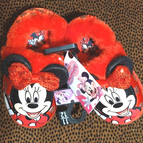 Disney- NWT Girls Minnie Mouse Red and Black Slippers- Size 11/12 - Picture 2 of 7